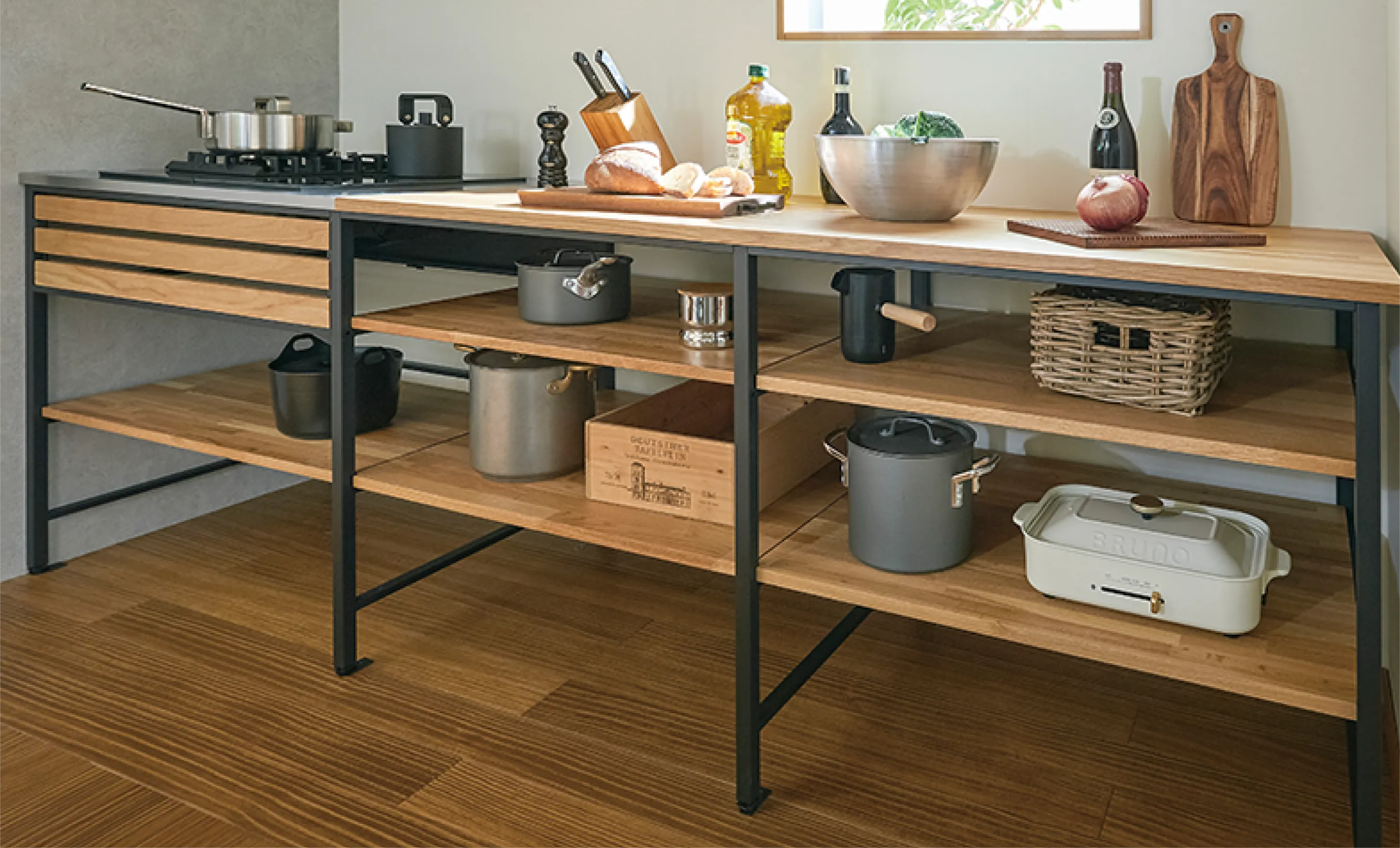 Frame kitchen 系列 松、橡木+鐵件