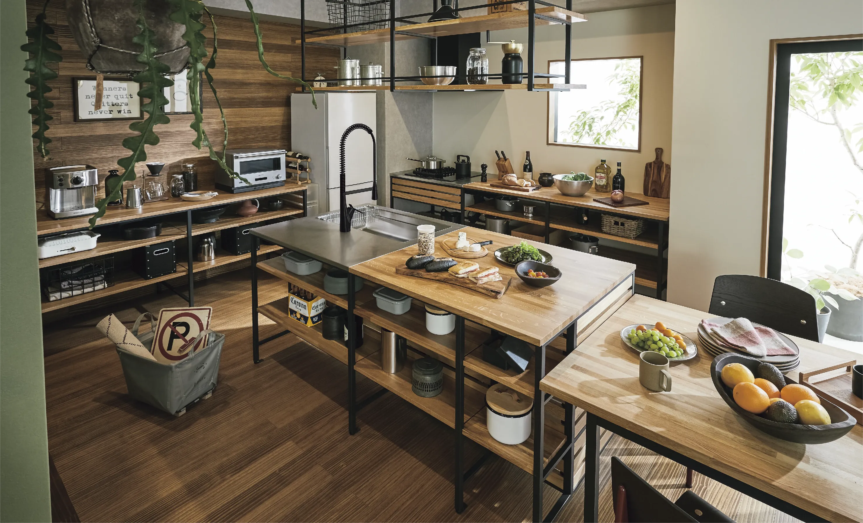 Frame kitchen 系列 松、橡木+鐵件