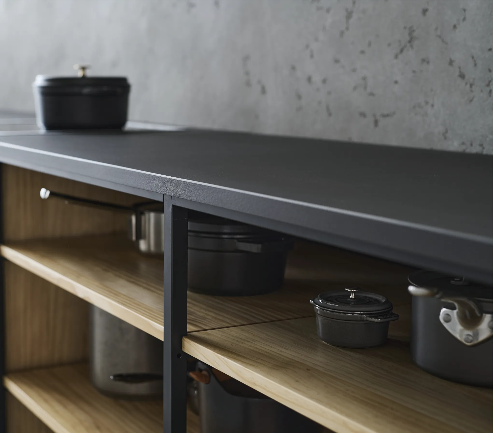 Frame kitchen 系列 松、橡木+鐵件
