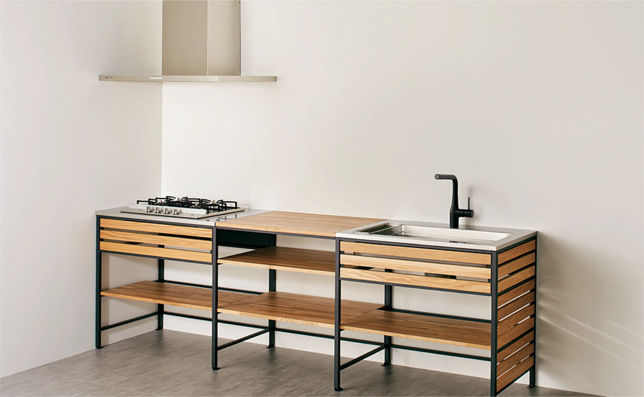 Frame kitchen 系列 松、橡木+鐵件